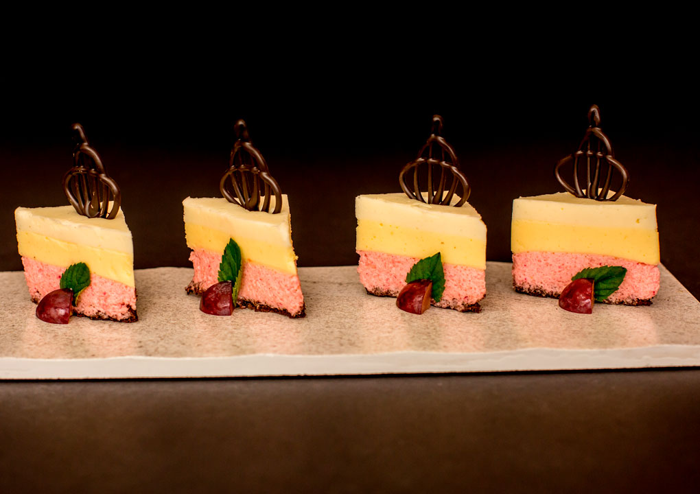 Bocadillos, Bavaresa de Mango, Limón y Frambuesa