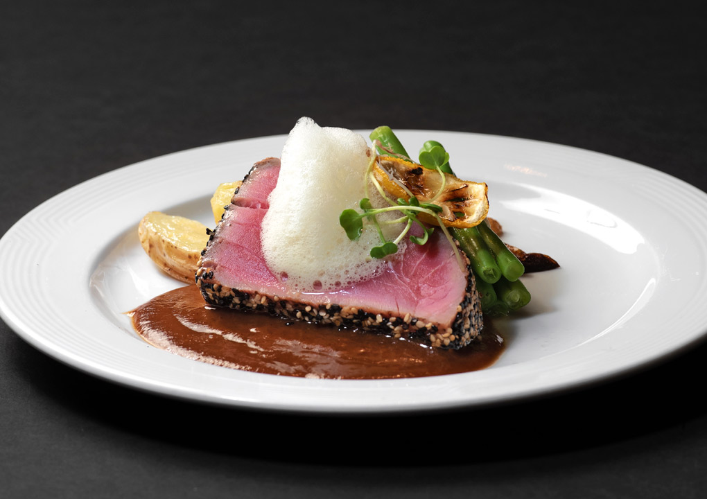 Platos Fuertes, Atún sellado con aire de Limón